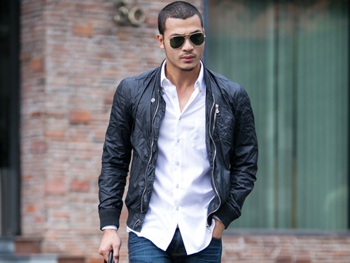 Street style nam tinh va bui phui cua A quan Vu Tuan Viet hinh anh