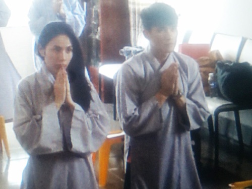 Thuy Tien - Cong Vinh doc kinh cau hanh phuc hinh anh