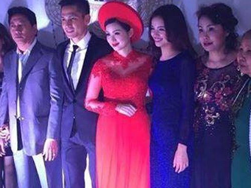 Tam Tit lo bung bau trong le an hoi bi mat voi dai gia hinh anh