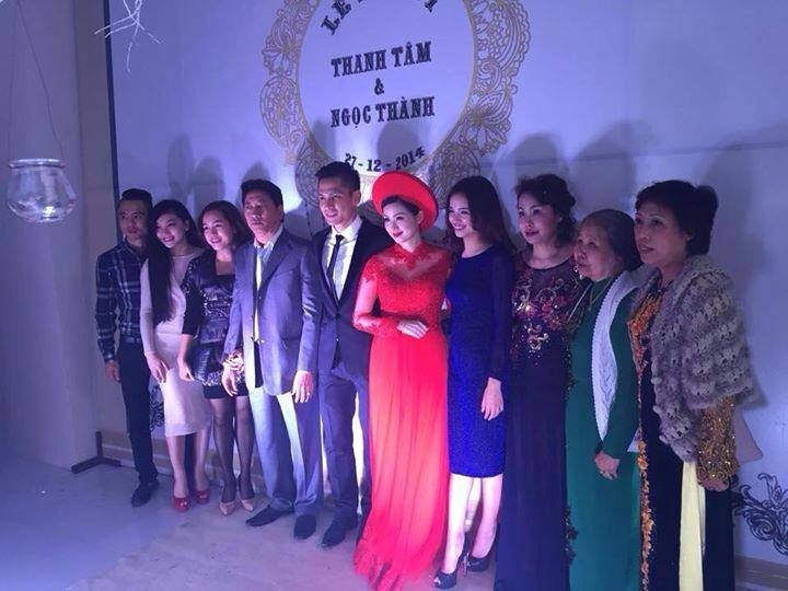 Bức hình hiếm hoi về đám cưới bí mật của Tâm Tít.