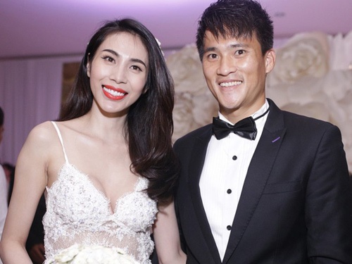 Thuy Tien – Cong Vinh nhan hon 2 ty dong tien mung cuoi hinh anh