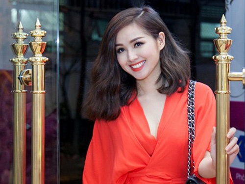 Tam Tit chuan bi san sang truoc ngay len xe hoa hinh anh