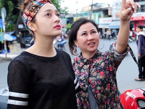 Bao Anh dien ao xuyen thau phu me chuan bi khai truong quan hinh anh