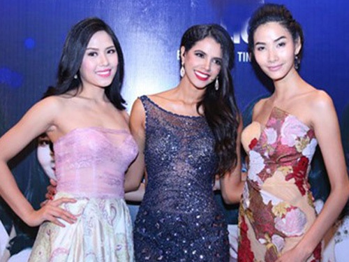 So ve quyen ru cua hoa hau, mau Viet ben sao ngoai hinh anh