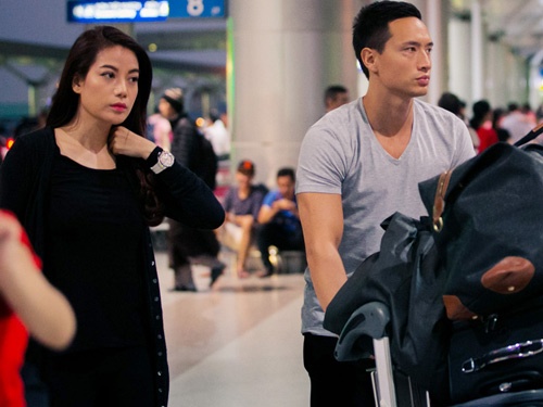 Truong Ngoc Anh - Kim Ly mac gian di bay sang Y luc khuya hinh anh