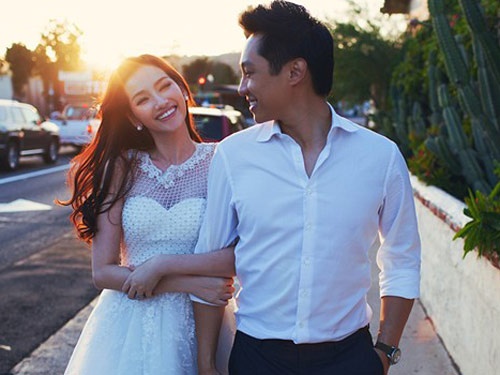 Thiep cuoi sang trong cua Truc Diem va ong xa Viet kieu hinh anh