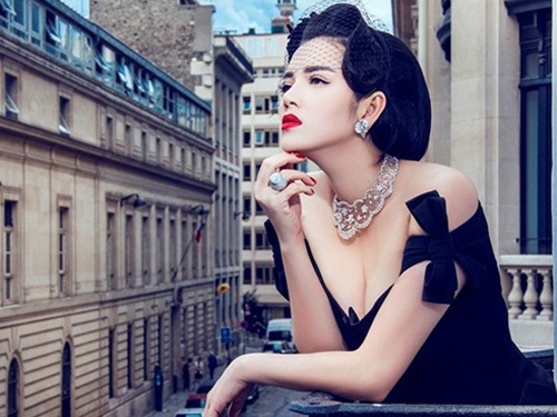 Sao Viet xau - dep voi phong cach quy toc hinh anh