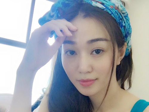 Khanh My bi giat tui xach hieu, hanh hung tren pho Sai Gon hinh anh