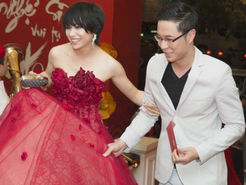 Tina Tinh vuot mat nhieu my nhan doat giai an mac dep nhat hinh anh