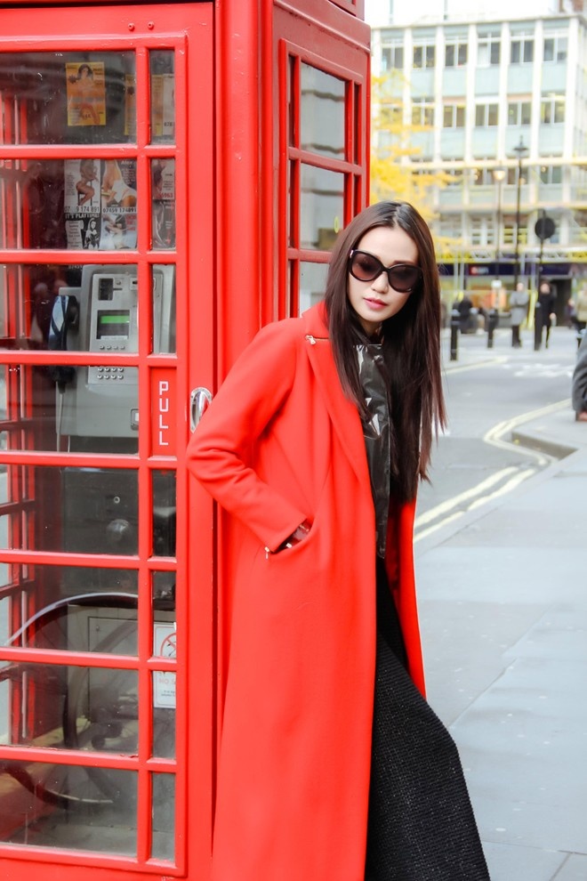 Trong những ngày giáp Tết, chưa hết xui xẻo, Khánh My bị cướp giật túi xách và hành hung giữa ban ngày. Sự việc khiến nữ người mẫu bị thương khá nặng. 