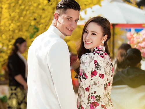 Phuong Trinh dien ao dai hoa, tinh tu ben ban nhay xuong pho hinh anh