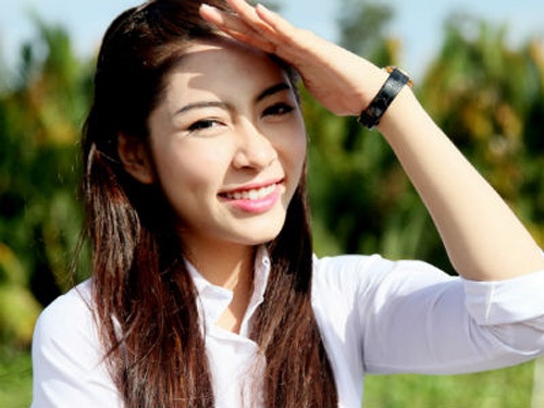 Chuyen chua biet ve co be ban com tro thanh hoa hau hinh anh