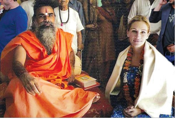 Julia Robert sau một thời gian theo đuổi Phật pháp đã cải đạo sang đạo Hindu.