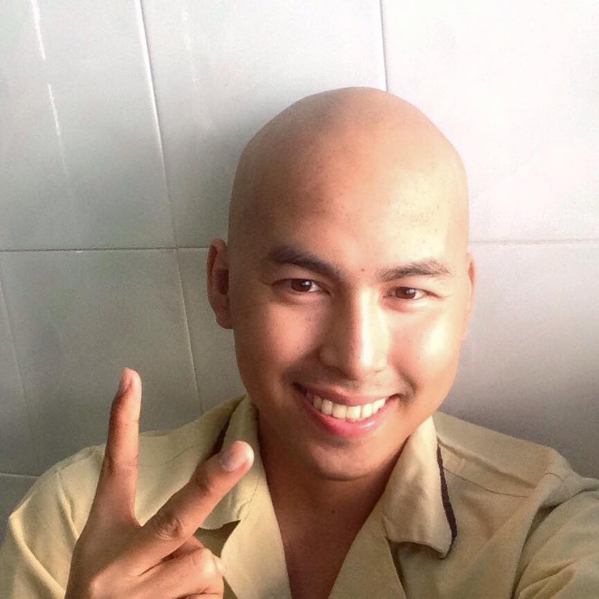 Điều may mắn là Duy Nhân khá lạc quan, vui vẻ trong quá trình điều trị.