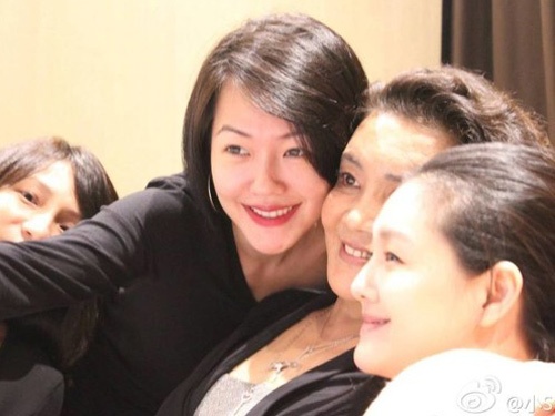 Dai S khoc nuc no vi gia tai nha chong bi dong bang hinh anh