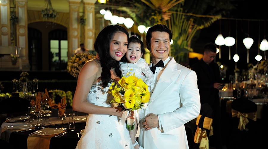 Con gai Dustin - Bebe Pham du tiec cuoi cua cha me hinh anh