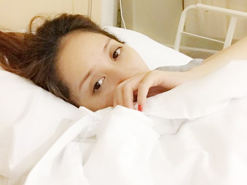 Khanh Thi nhap vien luc nua dem vi dong thai hinh anh