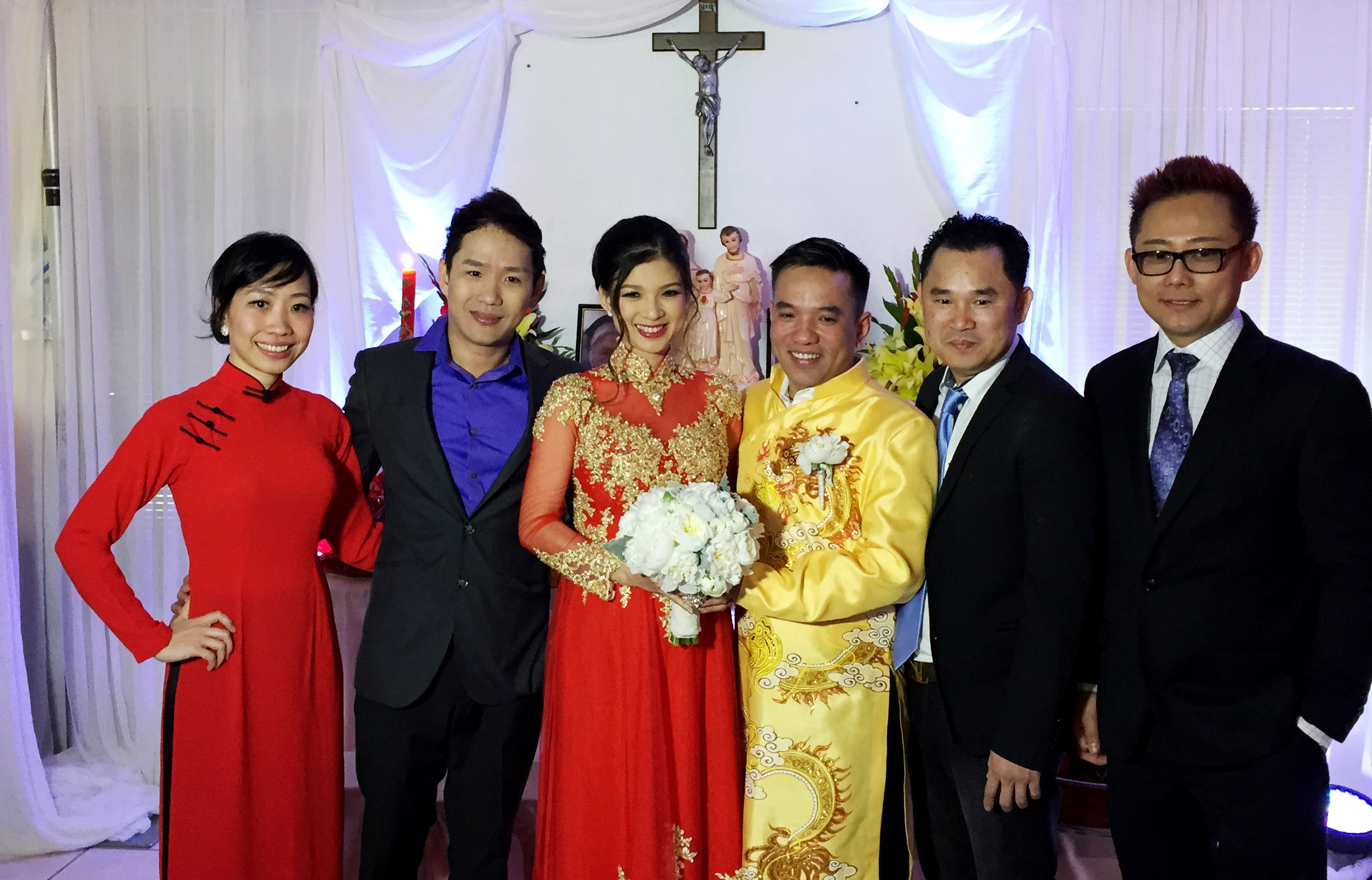 Vợ chồng Phạm Thanh Thảo chụp hình cùng bố mẹ. Dịp trước Tết, trong dịp ra mắt album Anh yêu em thật không, nữ ca sĩ úp mở sẽ lên xe hoa trong năm 2015. Cô cho hay, ở tuổi 36, cô thực sự 