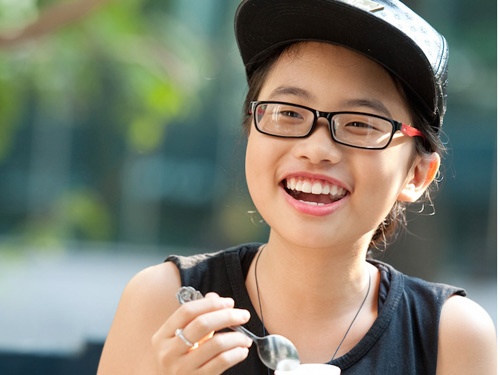 Phuong My Chi cuoi tit mat ben ba nuoi Quang Le hinh anh
