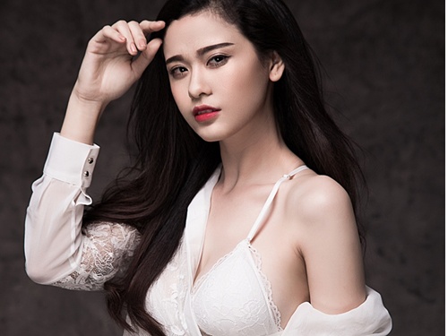 Truong Quynh Anh dien mot khoe noi y sau khi tai hop Tim hinh anh