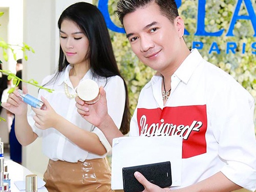 Dam Vinh Hung dua con gai di lam dep cuoi tuan hinh anh