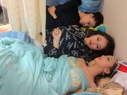 Canh an ngu va vat dang sau nhung xa hoa cua nghe mau hinh anh