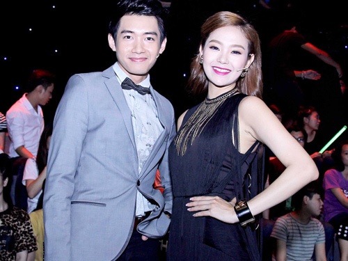 Minh Hang rang ngoi di cham thi dien vien hinh anh