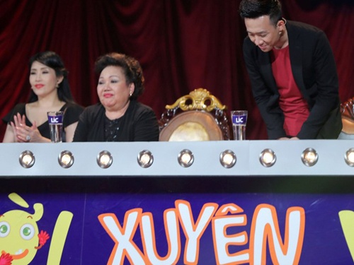 Tran Thanh cui nguoi ne phuc thi sinh an than hong, phun lua hinh anh