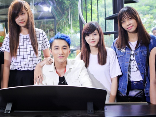 Son Tung chia se ly do live streaming 'Am tham ben em' hinh anh