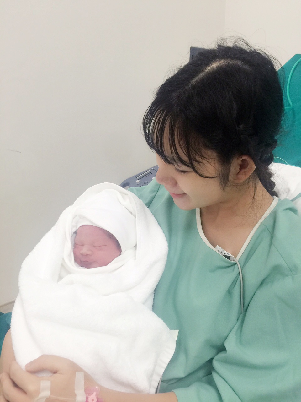 Ba xa Ly Hai sinh con trai thu 4 anh 3