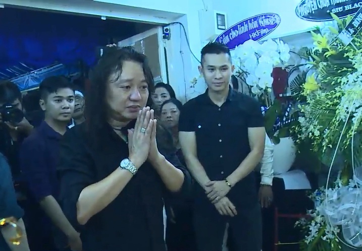 Nhat Hao tu My ve tien biet Minh Thuan luc nua dem hinh anh