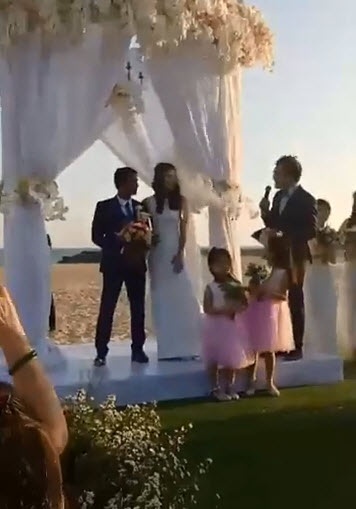 Nguyet Anh va chong An Do trao loi the trong hon le hinh anh