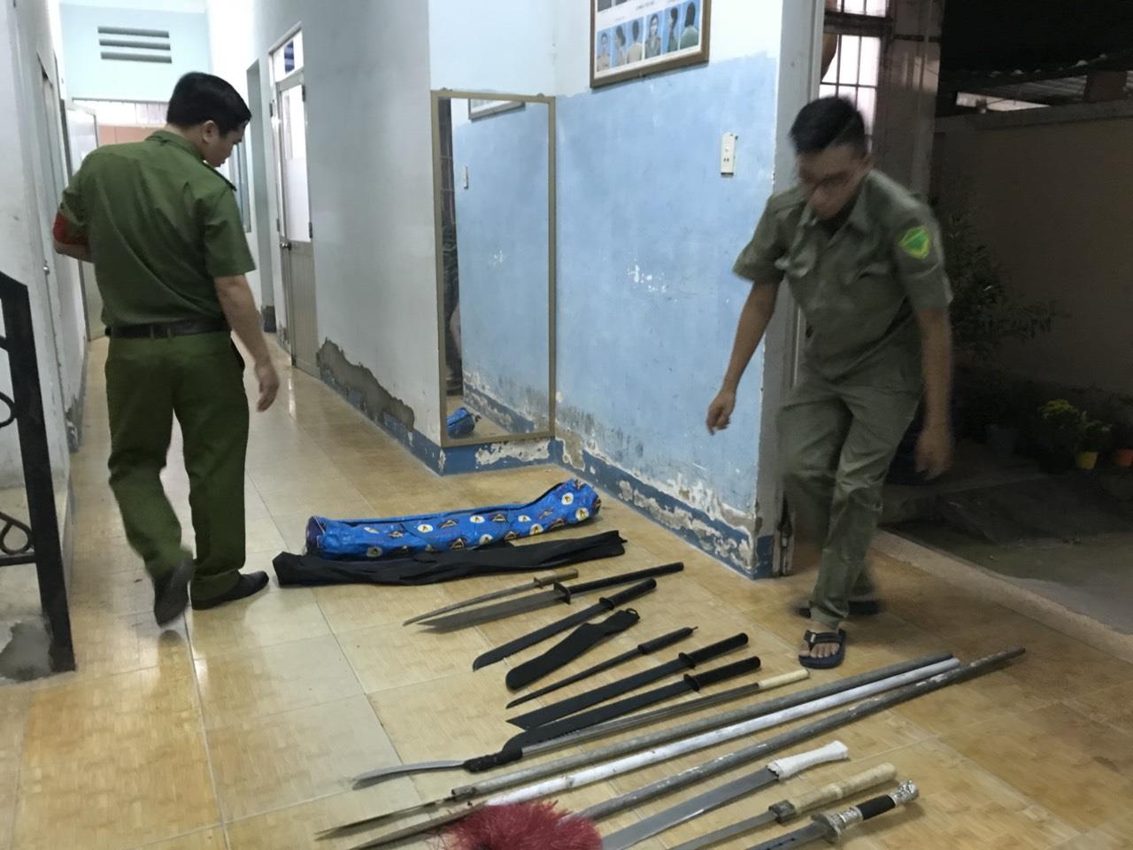 thuê taxi chở bao tải mã tấu đi gây án ảnh 1 thue taxi cho bao tai ma tau di gay an anh 1