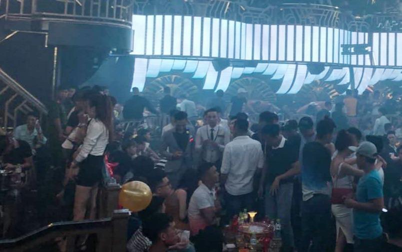 Gan 150 thanh nien duong tinh voi ma tuy trong bar Ozone hinh anh