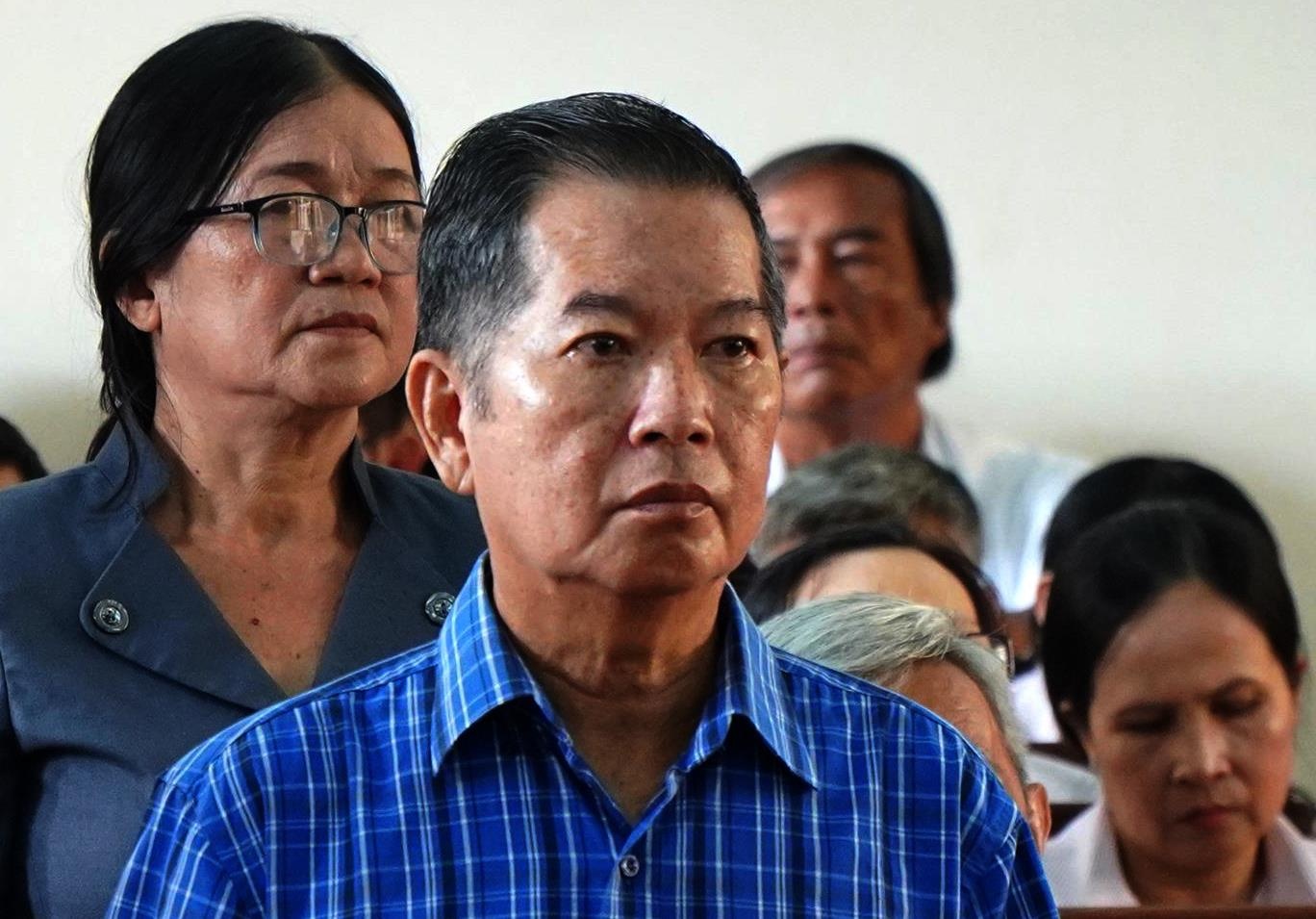 Nhom can bo gay that thoat tien ty tai Cong ty Xo so Dong Nai hau toa hinh anh