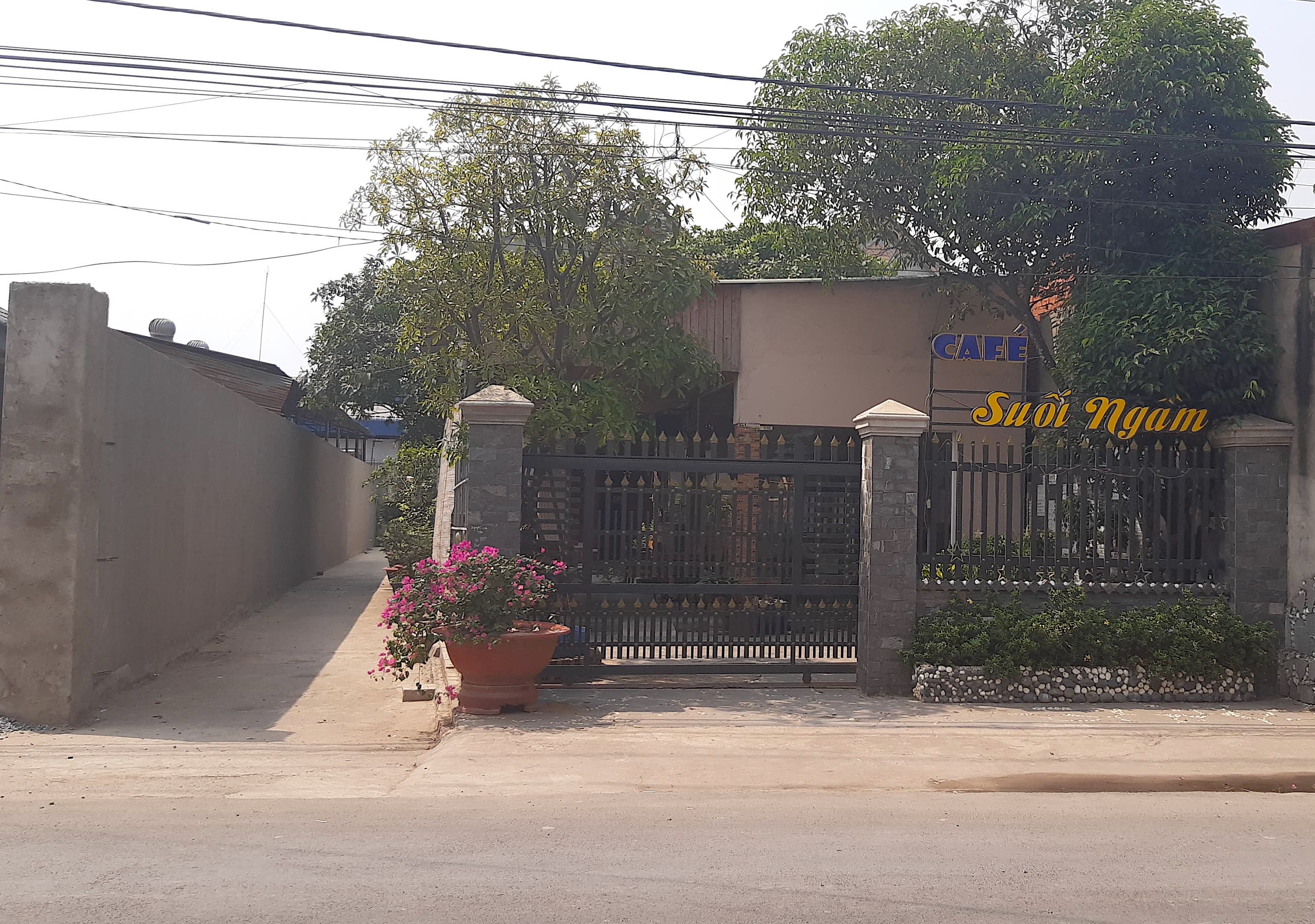 Truy bắt kẻ nổ súng vào nhà dân ảnh 1 Truy bat ke no sung vao nha dan anh 1