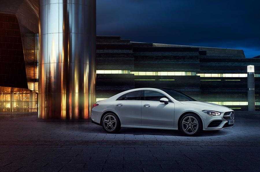 Mercedes CLA 250 AMG the he moi khong danh cho tuoi trung nien hinh anh