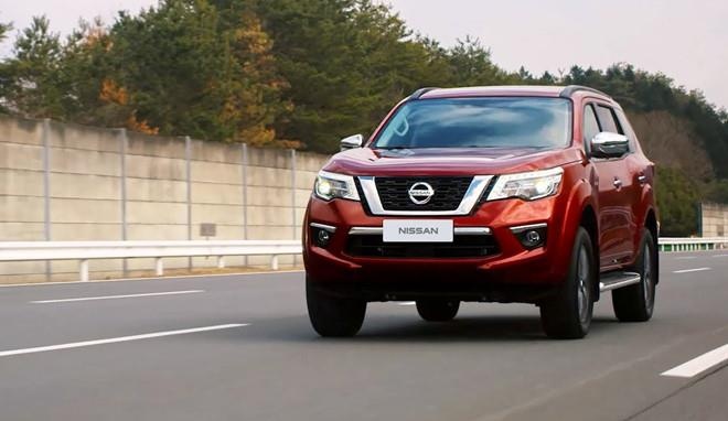 SUV 7 cho, chon Nissan Terra hay Toyota Fortuner? hinh anh