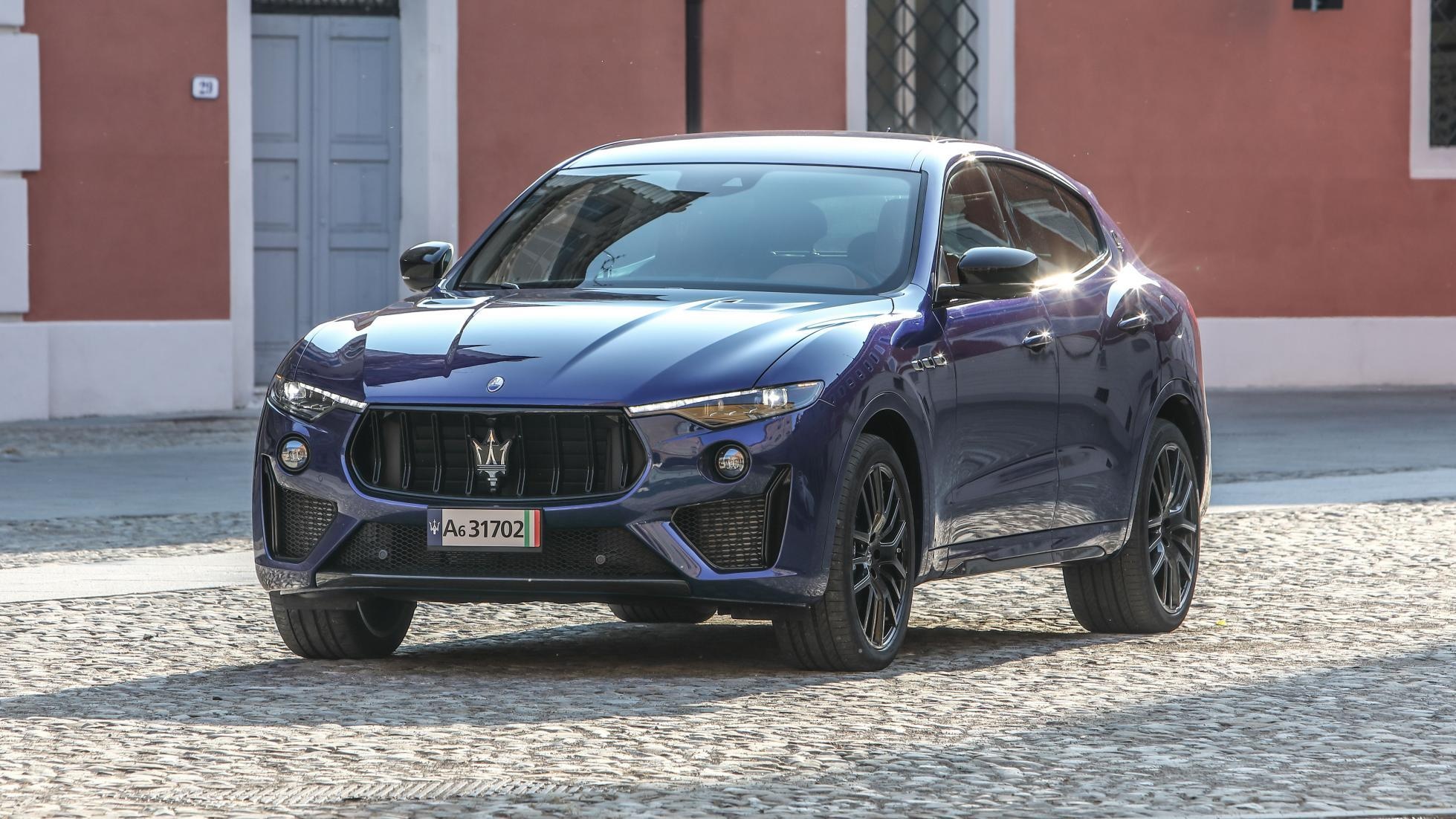 Maserati Levante Trofeo - nguoi dep Italy mang 'trai tim' Ferrari hinh anh