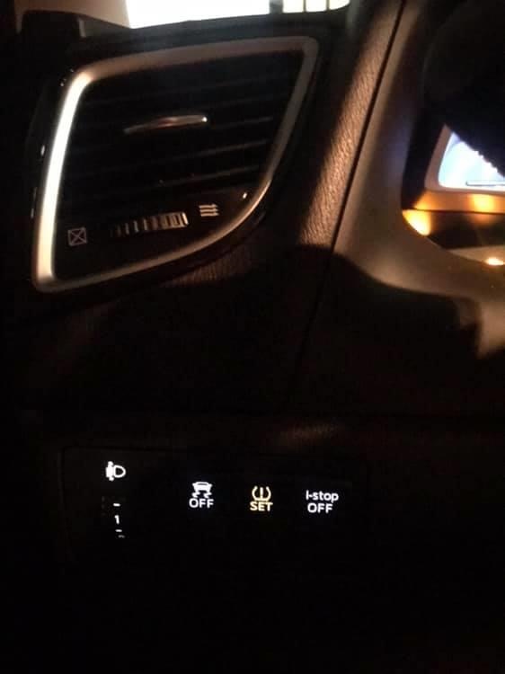 do tinh nang tren mazda,  lap loa trung tam mazda,  che do ga tu dong anh 8