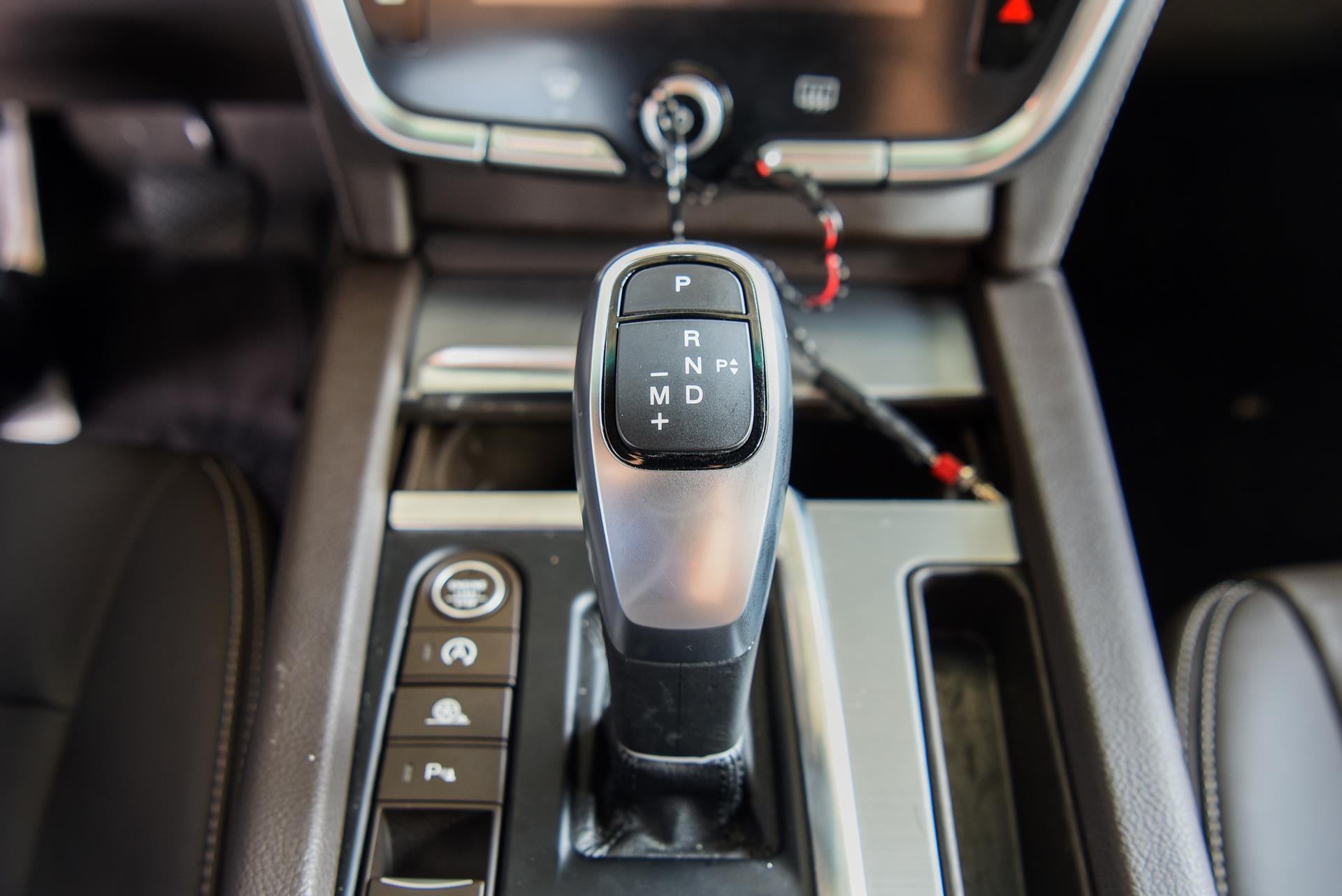 vinfast ban giao xe,  suv vinfast ban giao cho khach hang,  khach hang nhan xe suv vinfast anh 11