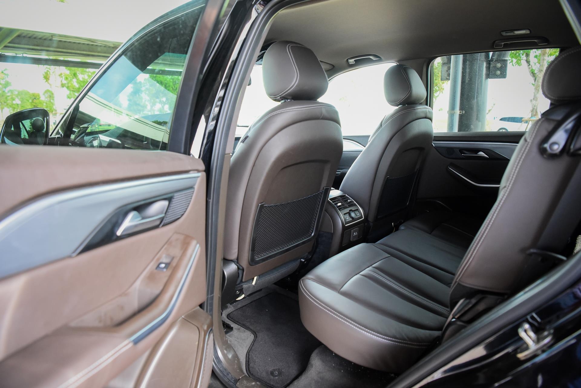 vinfast ban giao xe,  suv vinfast ban giao cho khach hang,  khach hang nhan xe suv vinfast anh 13