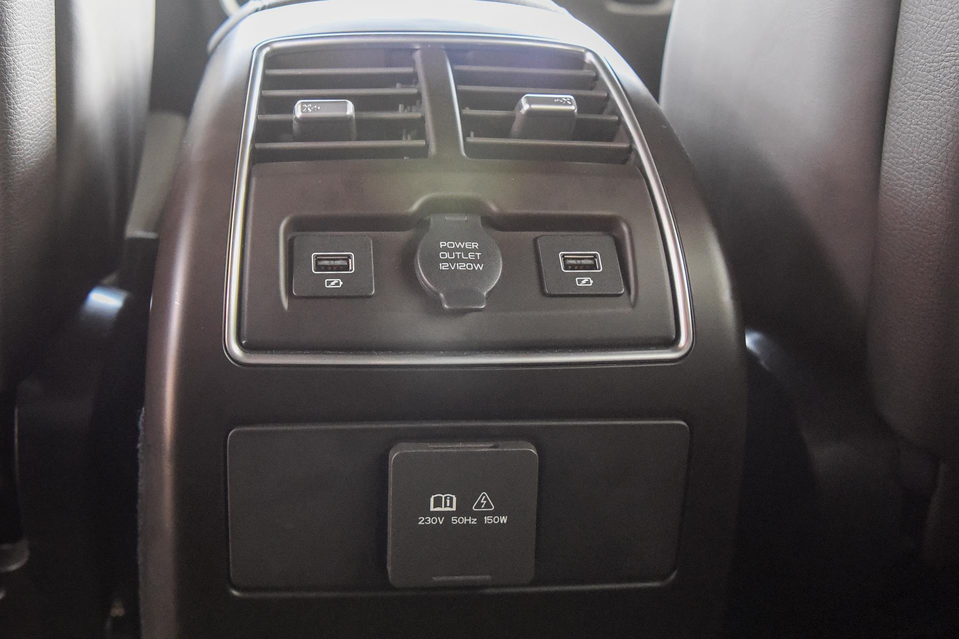 vinfast ban giao xe,  suv vinfast ban giao cho khach hang,  khach hang nhan xe suv vinfast anh 12