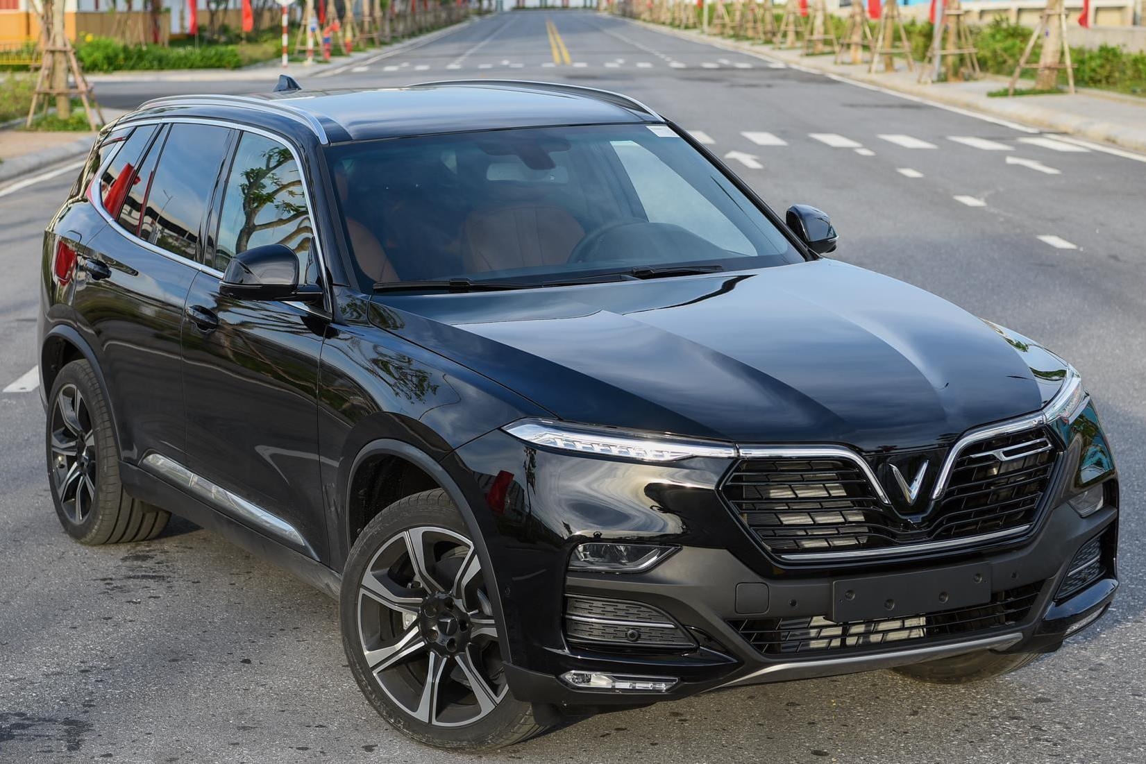 Voi 1,4 ty, chon VinFast Lux SA2.0 hay Peugeot 5008? hinh anh