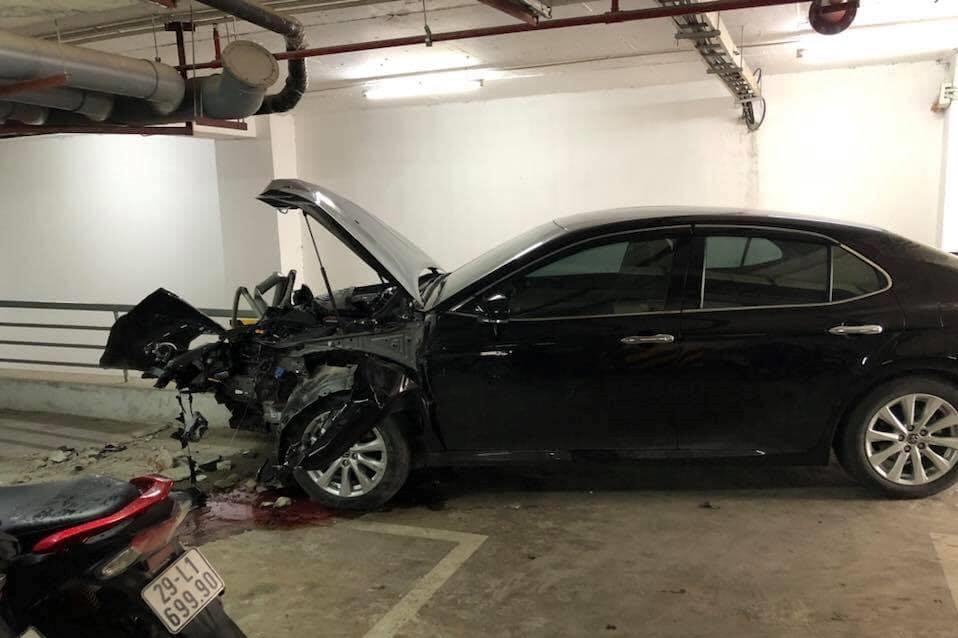 Dam nat dau, tui khi Toyota Camry 2019 khong no hinh anh