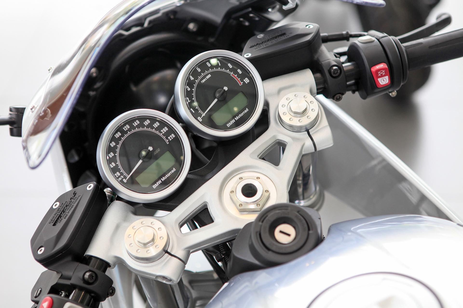 xe cafe racer chinh hang tai viet nam,  moto cafe racer chinh hang anh 11