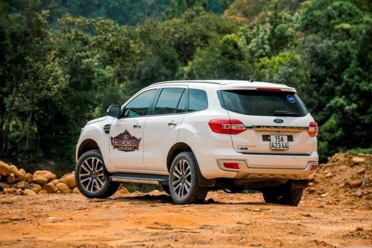 so sánh fortuner và everest ảnh 6 so sanh fortuner va everest anh 6