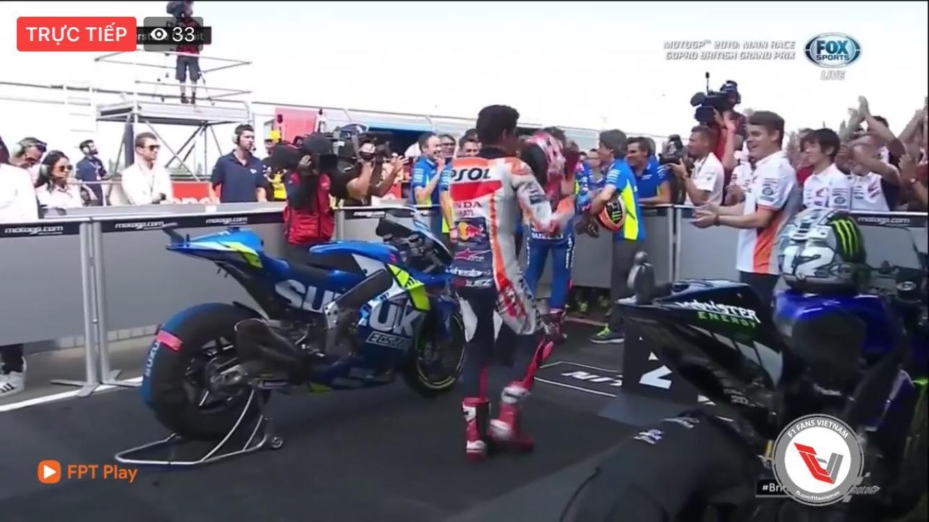 Marquez được chở bằng xe yamaha,  marquez đi xe yamaha ảnh 2 Marquez duoc cho bang xe yamaha,  marquez di xe yamaha anh 2