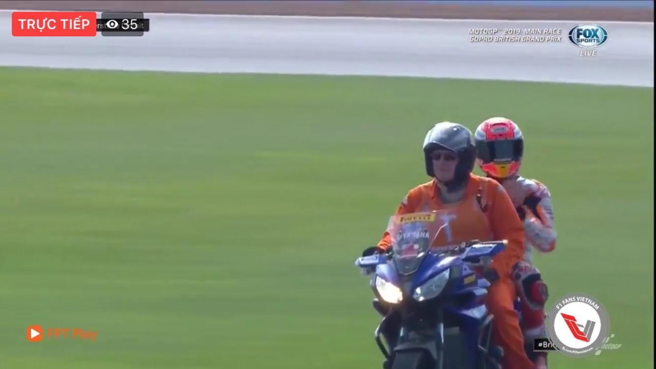 Marquez được chở bằng xe yamaha,  marquez đi xe yamaha ảnh 1 Marquez duoc cho bang xe yamaha,  marquez di xe yamaha anh 1