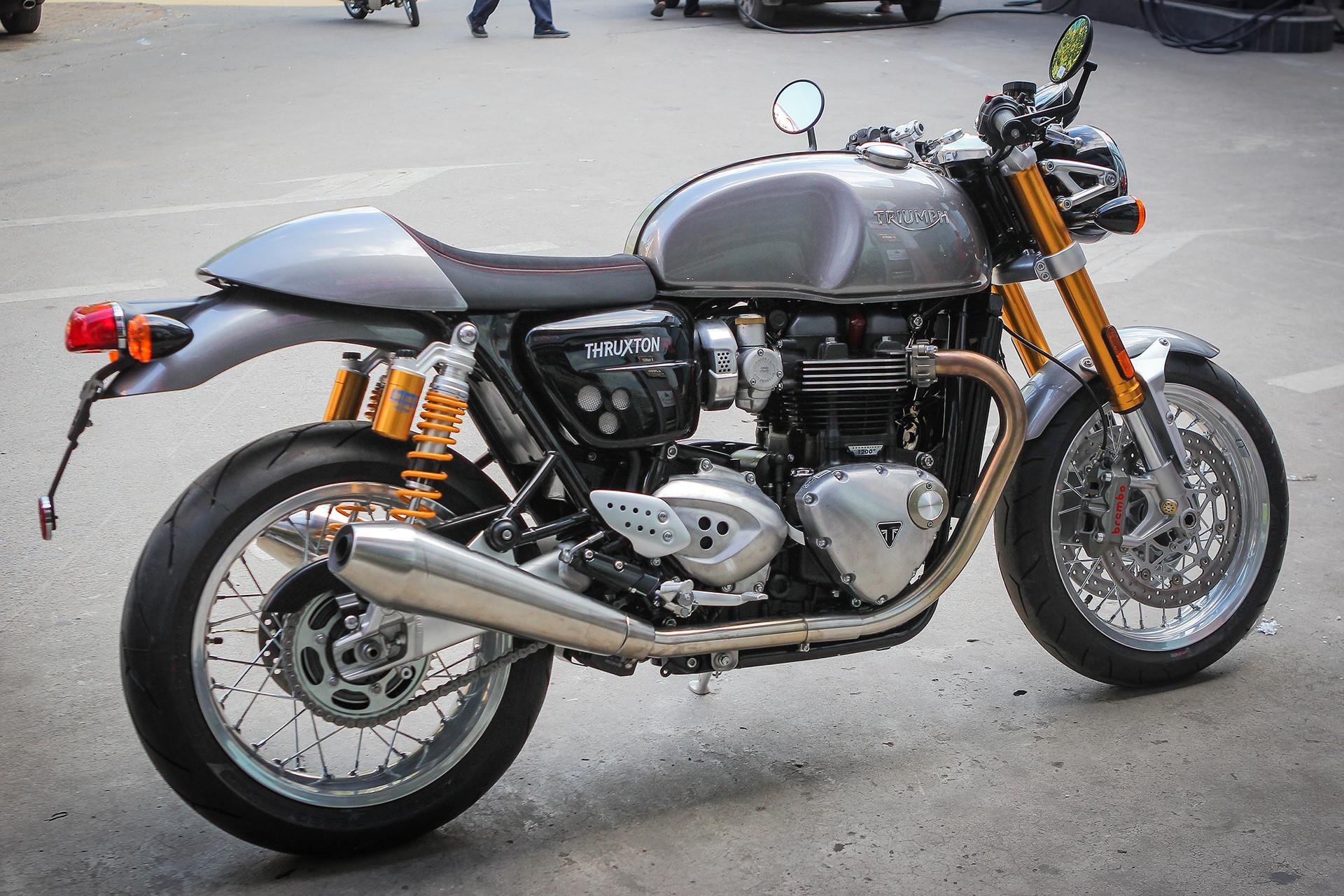 chon triumph thruxton hay ducati scrambler cafe racer anh 9